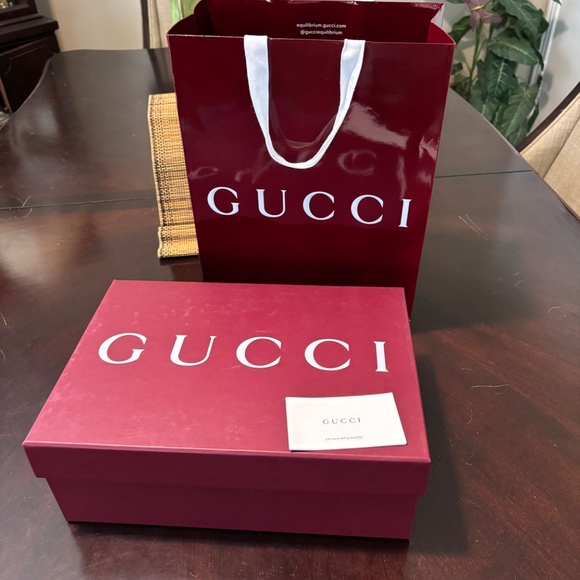 Women Gucci Shoes. (2025) Size 6.5 Blue with receipt - Picture 8 of 9